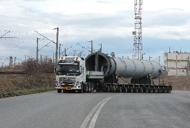 Transport special pentru trei reactoare pentru o rafinarie din Romania
